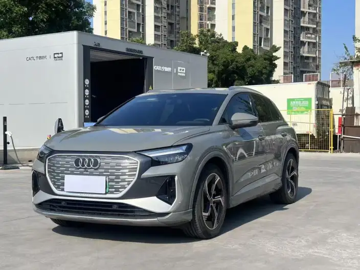 Audi Q4 e-tron 2022 Model 40 e-tron Genesis Edition – фото 1