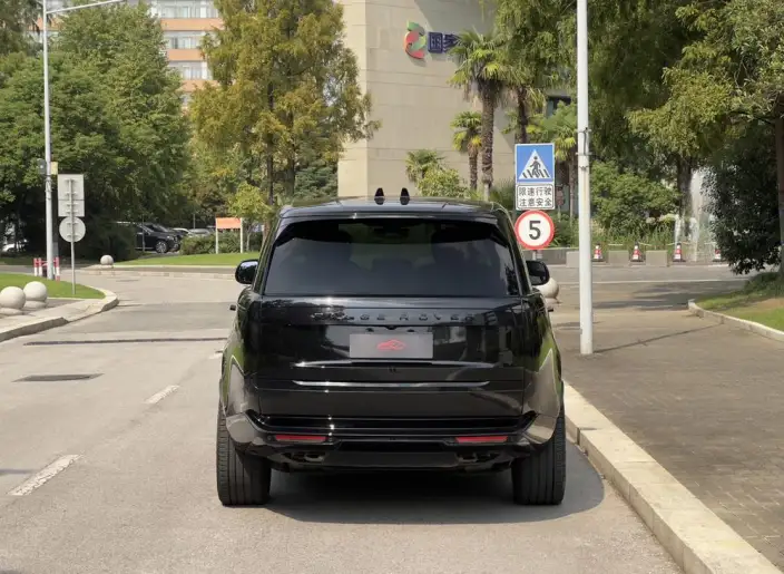 Range Rover 2023 Model 4.4 V8 530PS First Edition Edition – фото 6