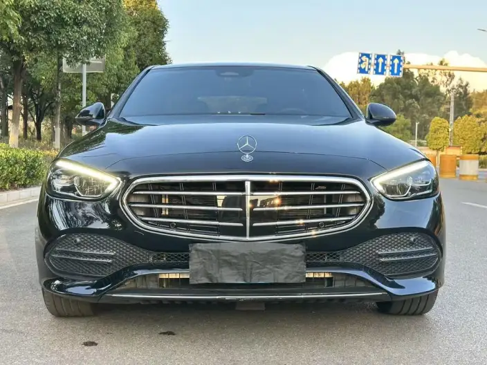 Mercedes-Benz C-Class 2023 Model C 260 L – фото 2