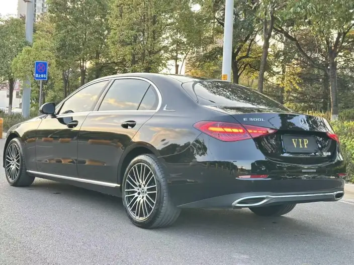 Mercedes-Benz C-Class 2023 Model C 260 L – фото 4