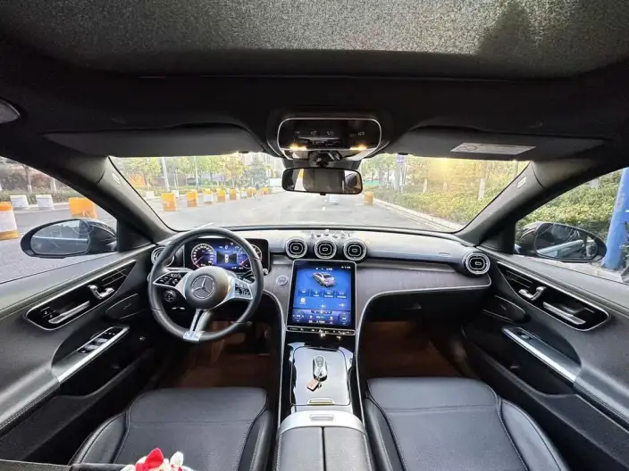 Mercedes-Benz C-Class 2023 Model C 260 L – фото 7