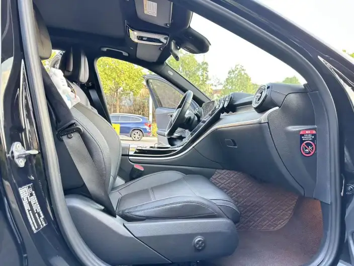 Mercedes-Benz C-Class 2023 Model C 260 L – фото 9