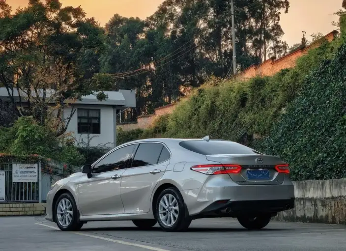 Toyota Camry 2021 Model 2.0G Deluxe Edition – фото 5