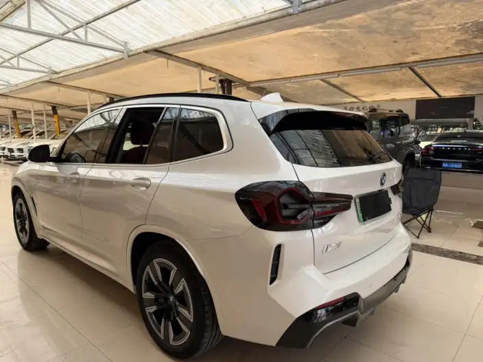 BMW iX3 2023 Model Leading Model – фото 4