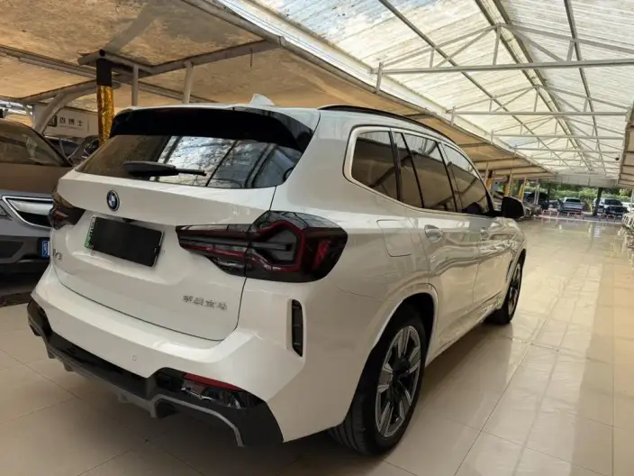 BMW iX3 2023 Model Leading Model – фото 6