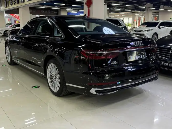 Audi A8 2024 Model A8L 45 TFSI quattro Luxury Model – фото 4
