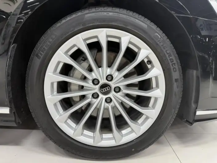 Audi A8 2024 Model A8L 45 TFSI quattro Luxury Model – фото 7