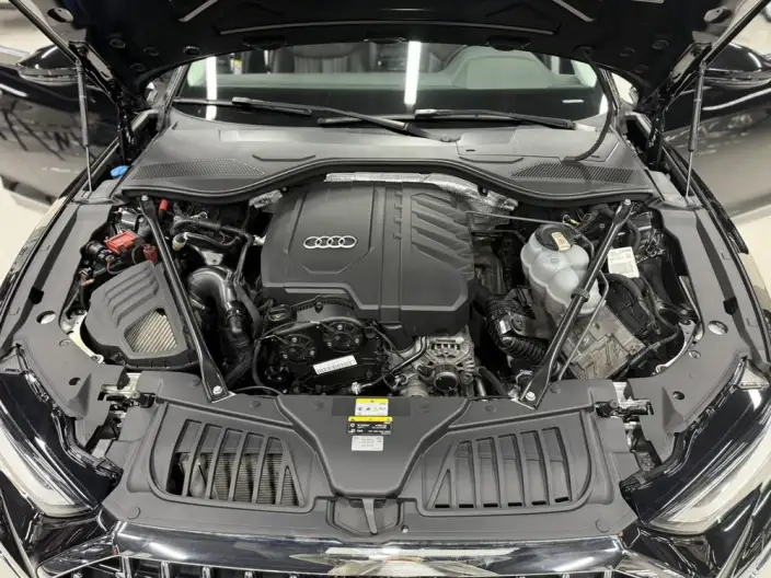 Audi A8 2024 Model A8L 45 TFSI quattro Luxury Model – фото 8