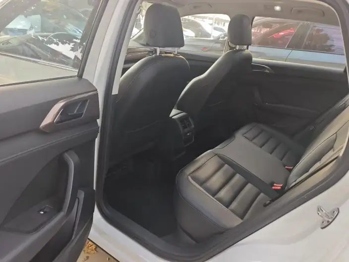 Volkswagen Tharu 2022 Model 280TSI 2WD Deluxe Edition – фото 9