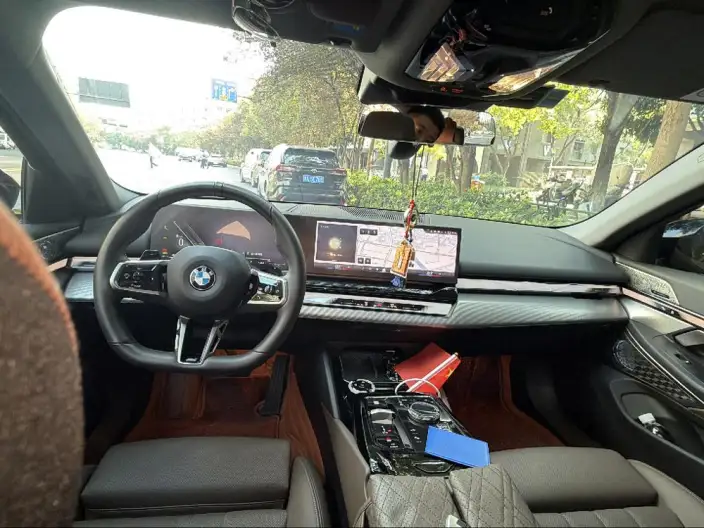 BMW 5 Series Imported 2024 Model 525i M Sports Set – фото 5