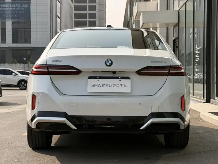 BMW 5 Series 2024 Model 530Li Leading Model M Sports Set – фото 4