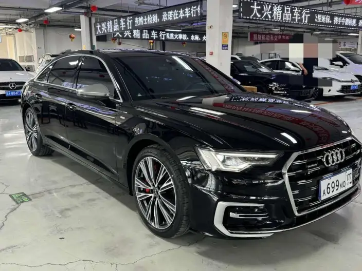Audi A6L 2024 Model 55 TFSI quattro Exclusive Dynamic Model – фото 3