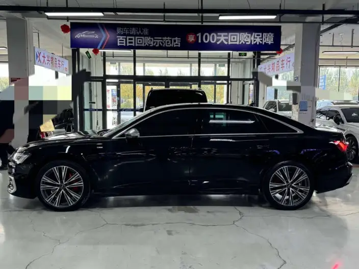 Audi A6L 2024 Model 55 TFSI quattro Exclusive Dynamic Model – фото 4