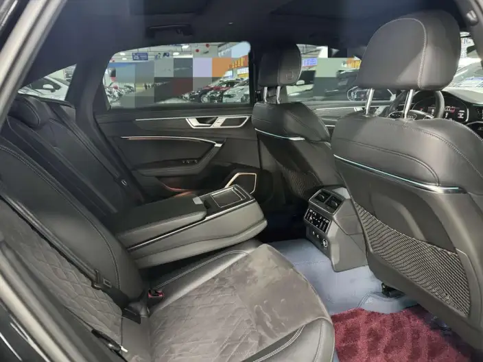 Audi A6L 2024 Model 55 TFSI quattro Exclusive Dynamic Model – фото 9