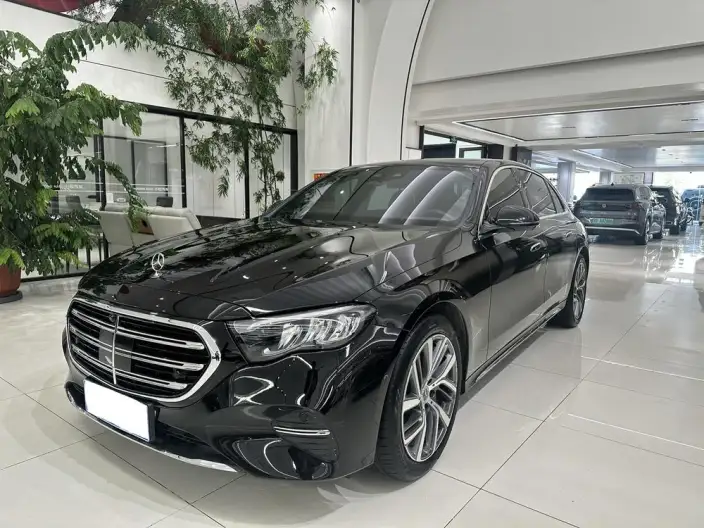 Mercedes-Benz E-Class 2024 Model E 300 L Luxury Model sedan – фото 1