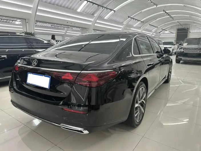Mercedes-Benz E-Class 2024 Model E 300 L Luxury Model sedan – фото 5
