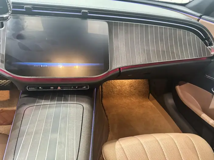 Mercedes-Benz E-Class 2024 Model E 300 L Luxury Model sedan – фото 7