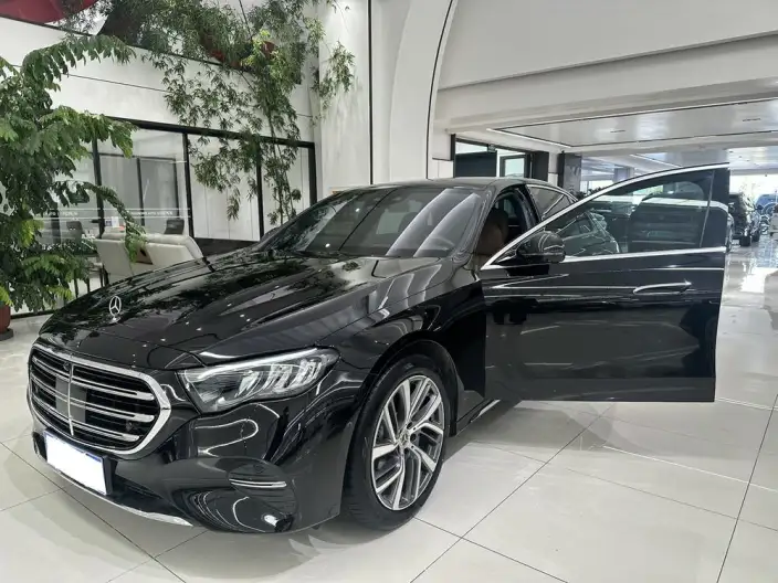 Mercedes-Benz E-Class 2024 Model E 300 L Luxury Model sedan – фото 10