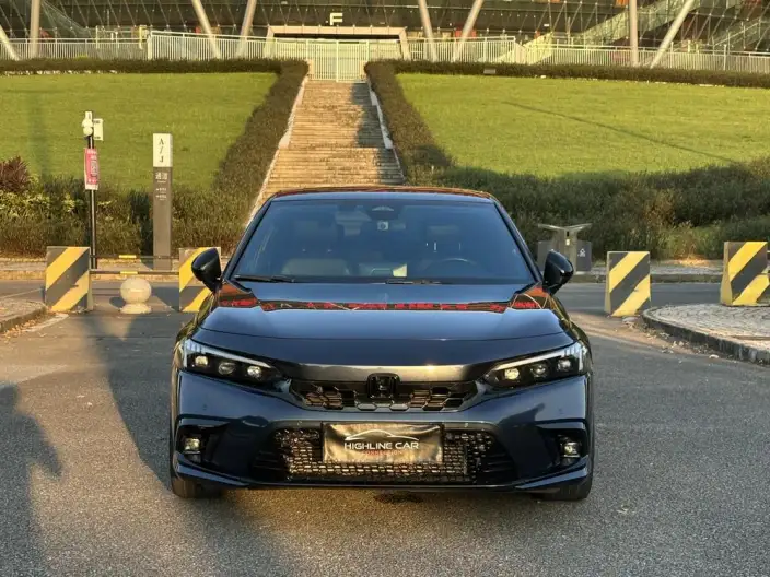 Honda Civic 2022 Model 240TURBO CVT Combustion Edition – фото 2