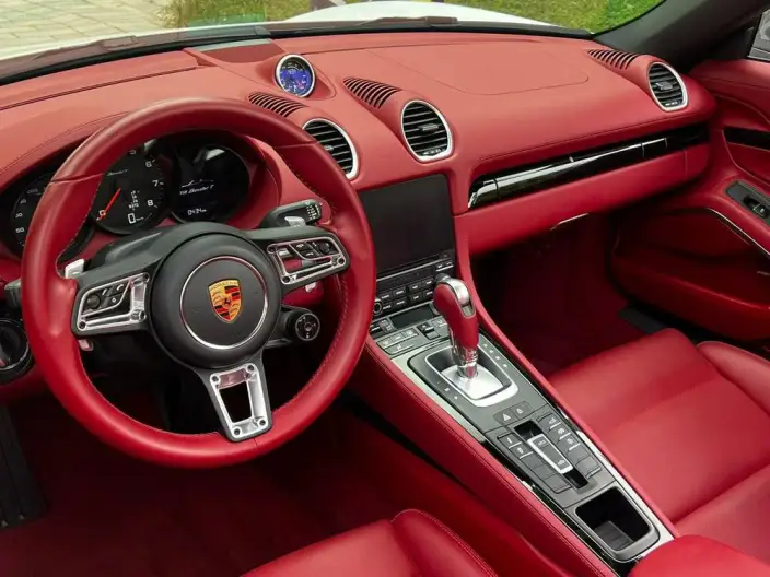 Porsche 718 2023 Model Boxster T – фото 9