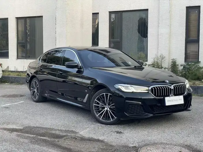 BMW 5 Series 2023 Model 530Li Leading Model M Sports Set – фото 3