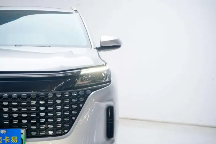 Blue Electric E5 2023 Model 1.5L DE-i Changxiang Edition Model – фото 9