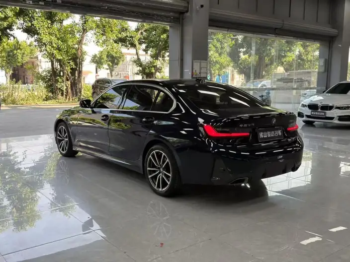 BMW 3 Series 2023 Model 325Li M Sports Set – фото 4