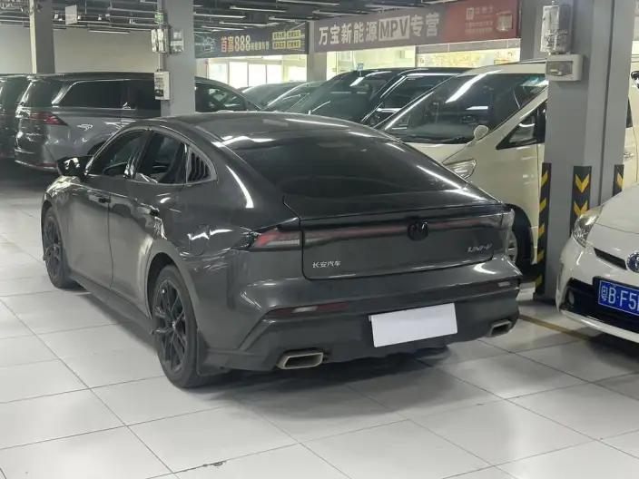 Changan UNI-V 2024 Model 1.5T Noble Model – фото 3