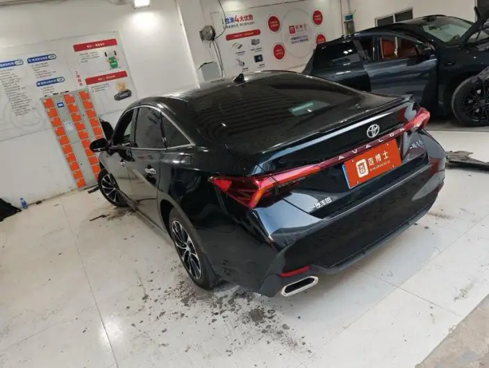 Toyota Avalon 2023 Model 2.5L Automatic Deluxe Edition – фото 3