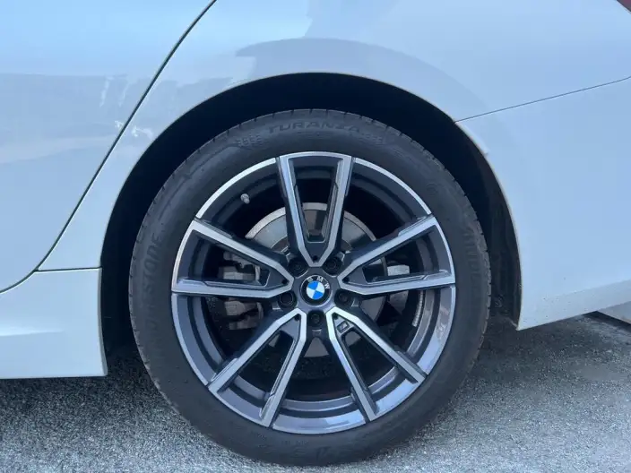 BMW 3 Series 2025 Model 325Li M Sports Set – фото 6