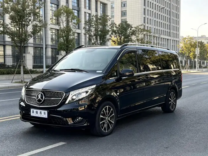 Viano 2021 Model 2.0T Business Edition 7 seat – фото 1