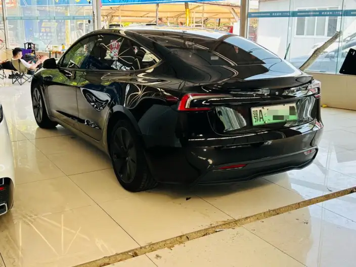Model 3 2025 Model Facelift Rear-wheel drive version – фото 4