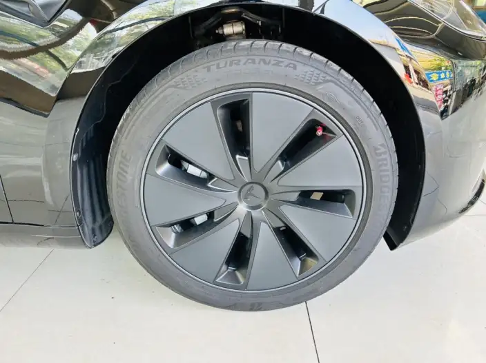 Model 3 2025 Model Facelift Rear-wheel drive version – фото 7