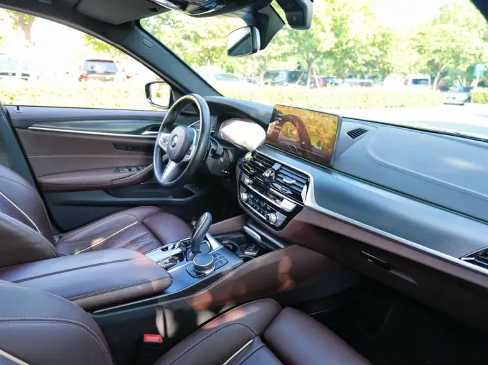 BMW 5 Series Imported 2022 Model 540i Fashion edition M Sports Set – фото 9