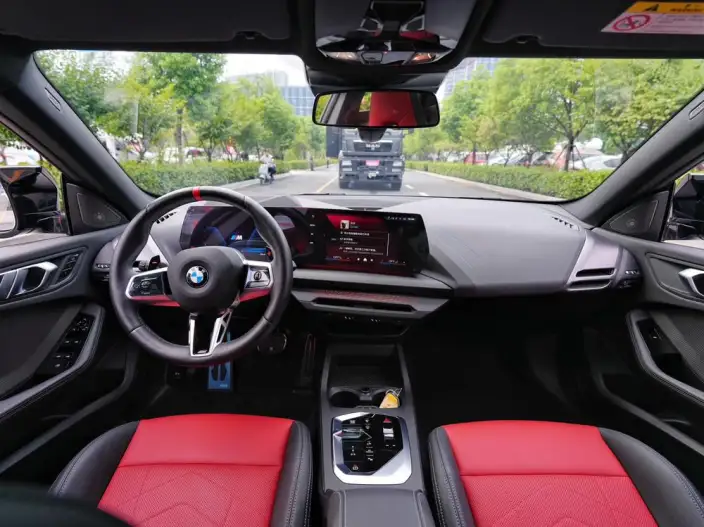 BMW 2 Series 2025 Model M235L – фото 7