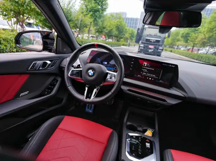 BMW 2 Series 2025 Model M235L – фото 8