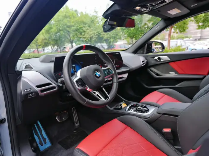 BMW 2 Series 2025 Model M235L – фото 10
