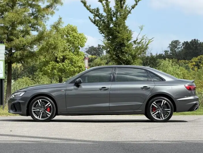 Audi A4 L 2023 Model 40 TFSI Luxury Dynamic Model – фото 3