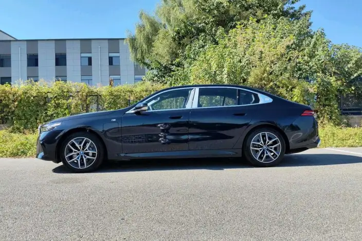 BMW i5 2025 Model eDrive35L M Sports Set – фото 3