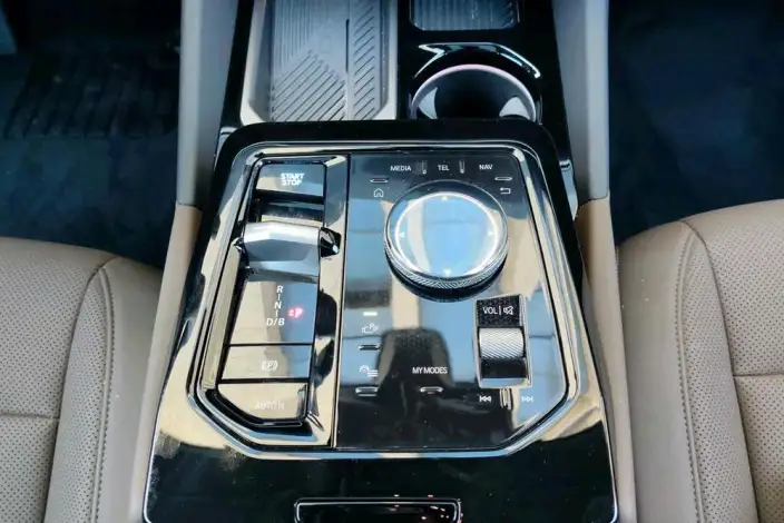 BMW i5 2025 Model eDrive35L M Sports Set – фото 10