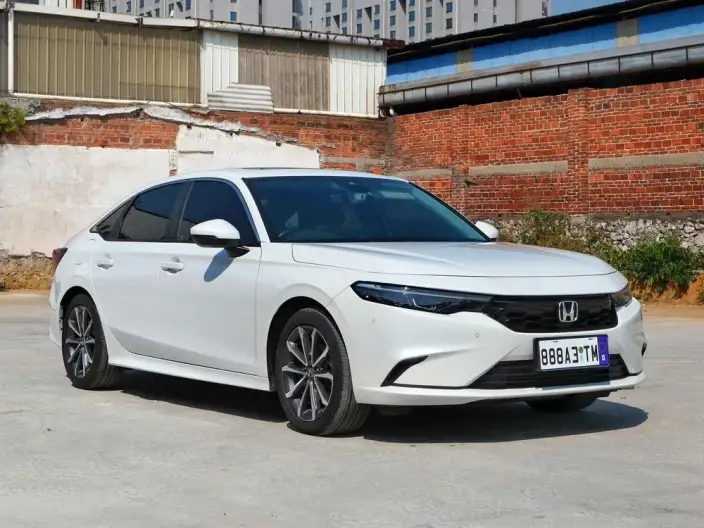 Model Ge 2023 Model 240TURBO CVT Deluxe Edition – фото 3