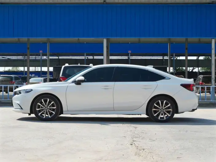 Model Ge 2023 Model 240TURBO CVT Deluxe Edition – фото 4