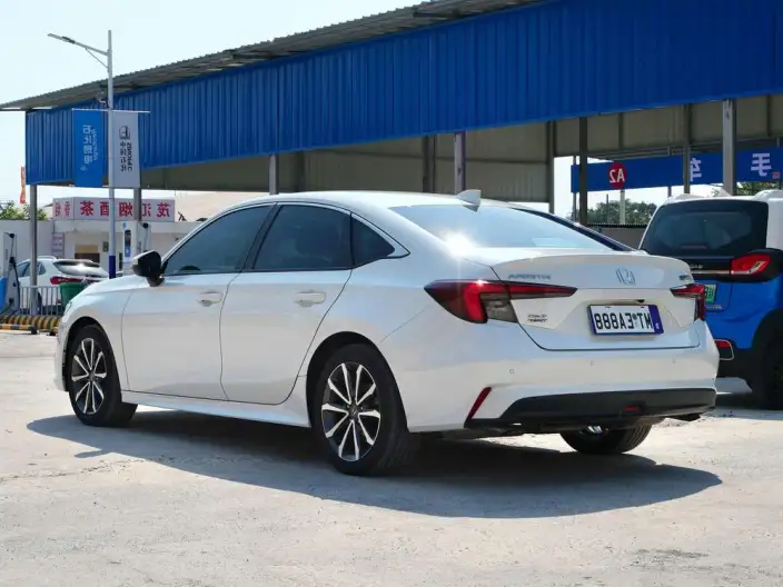 Model Ge 2023 Model 240TURBO CVT Deluxe Edition – фото 5