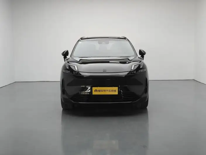 Lynk & Co 08 EM-P 2023 Model 220 4WD Performance Halo – фото 2