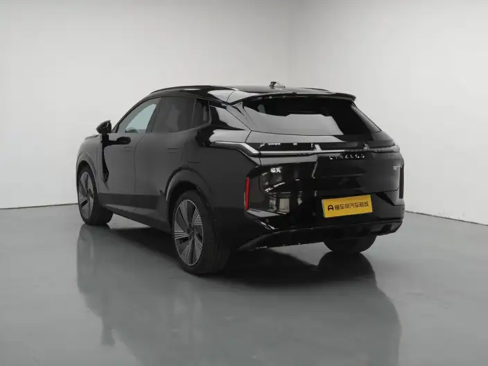 Lynk & Co 08 EM-P 2023 Model 220 4WD Performance Halo – фото 5