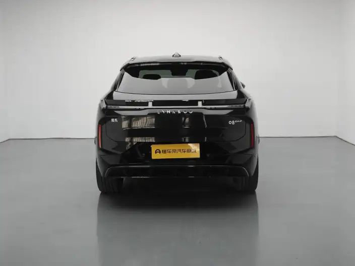 Lynk & Co 08 EM-P 2023 Model 220 4WD Performance Halo – фото 6