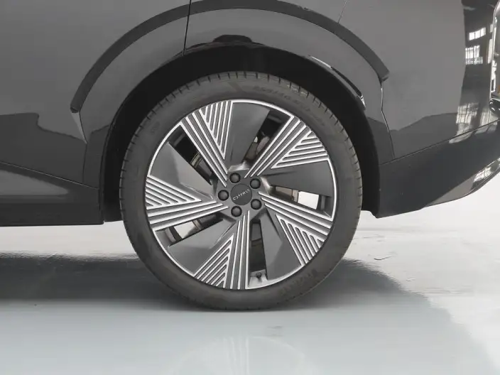 Lynk & Co 08 EM-P 2023 Model 220 4WD Performance Halo – фото 9