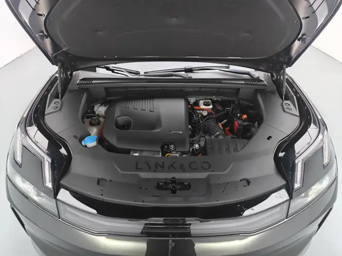Lynk & Co 08 EM-P 2023 Model 220 4WD Performance Halo – фото 10