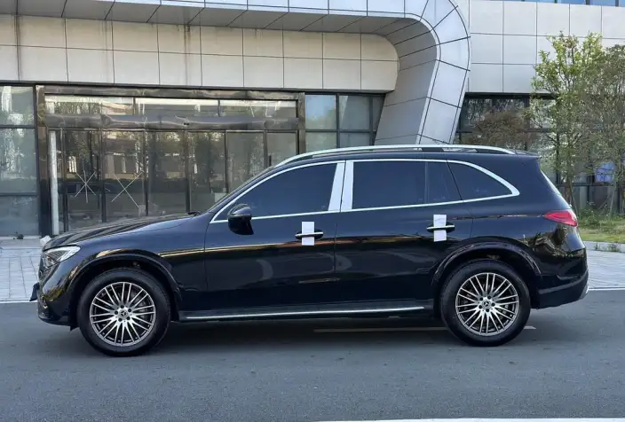Mercedes-Benz GLC 2025 Model Facelift GLC 300 L 4MATIC Dynamic Model 5 seat – фото 4
