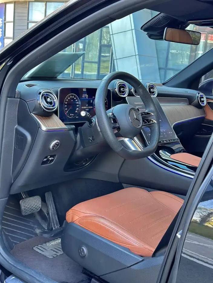 Mercedes-Benz GLC 2025 Model Facelift GLC 300 L 4MATIC Dynamic Model 5 seat – фото 8
